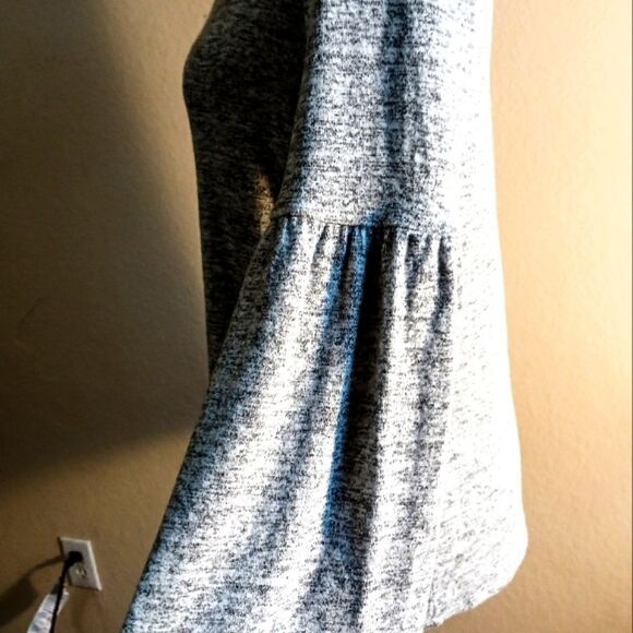 Chelsea & Theodore gray bell sleeve blouse - Picture 3 of 11